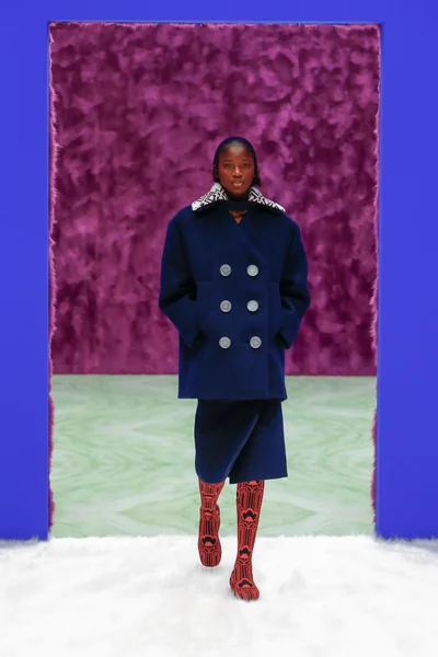 Look 17